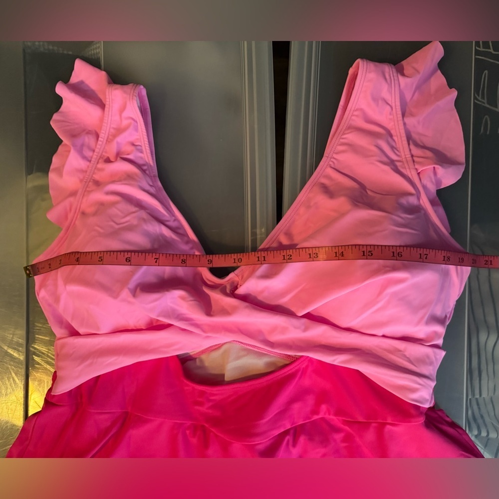 CUTOUT V-NECK CAP SLEEVE ONE-PIECE SWIMWEAR Plus - Picture 10 of 11